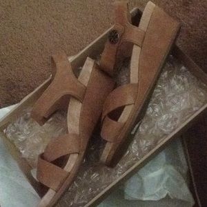 UGG | Veva Wedge Sandals Size 9 Women's